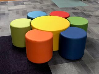 Triangle Day School multi color Daisy Set